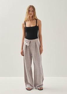 Eris Black Top via Alohas