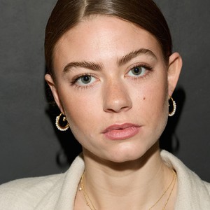 Venus Pearl Shell Earrings from Amadeus