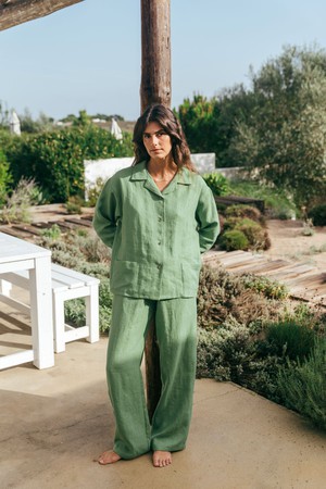 Pajama set SNOOZE in Matcha Green from AmourLinen