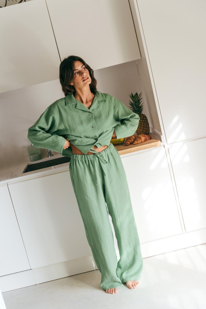 Pajama set SNOOZE in Matcha Green from AmourLinen