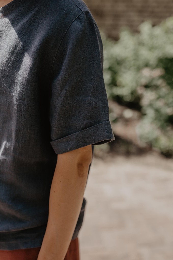 Atlas oversized linen top in Charcoal from AmourLinen