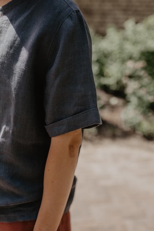 Atlas oversized linen top in Charcoal from AmourLinen