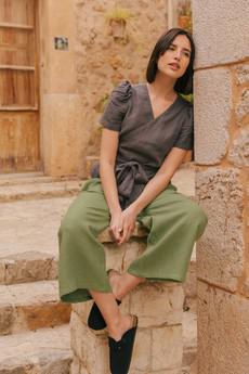 ELISA top in Charcoal via AmourLinen
