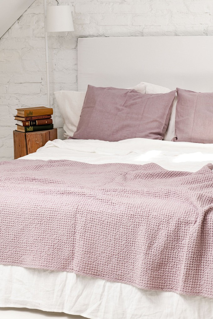 Linen waffle bed throw in Dusty Rose from AmourLinen