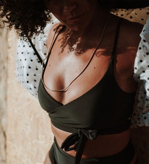Black / Lin + Bow-back from Anekdot