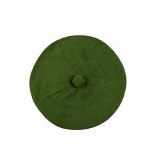Green pom-pom beret knitted in silk cashmere via Asneh