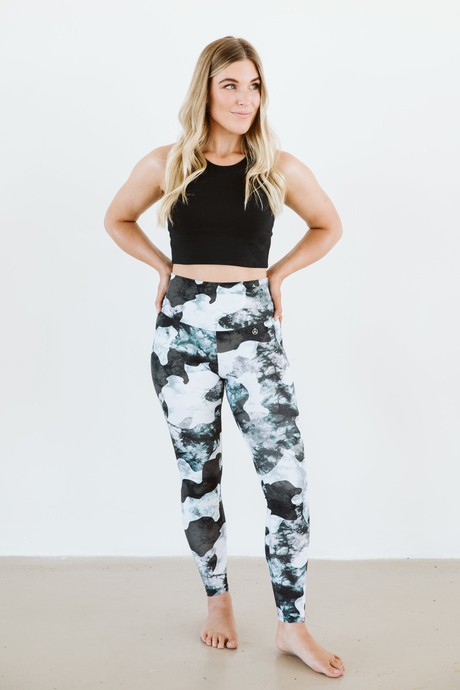 Signature Legging / Camouflage from Audella Athleisure