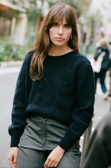 Sweater Idesia navy via avani apparel