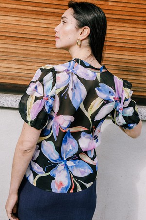 Blouse Magnolia black from avani apparel