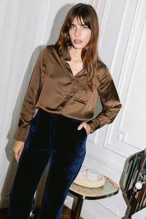 Shirt Kauri brown from avani apparel