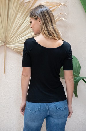 T-shirt Jasmin black from avani apparel