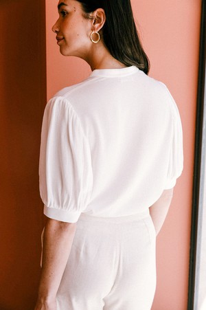 Blouse Magnolia white from avani apparel