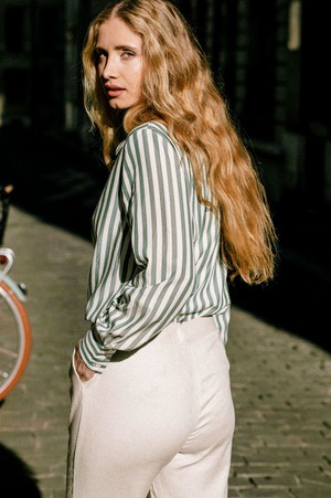 Shirt Kauri green from avani apparel