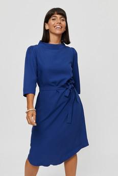 Suzi | Kleid mit Bootsausschnitt und Gürtel in Blau via AYANI