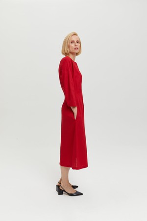 Lusin | Midi-Leinenkleid mit Knopfleiste in Rot from AYANI