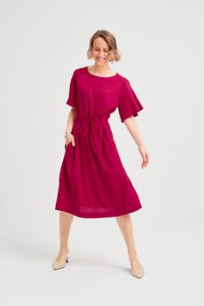 Nika | Lockeres Kleid mit Schmetterlingsärmeln und Gürtel in Schwarz via AYANI