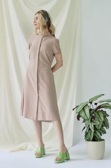 Melanie | Hemdkleid mit kurzen Ärmeln in Rosa via AYANI