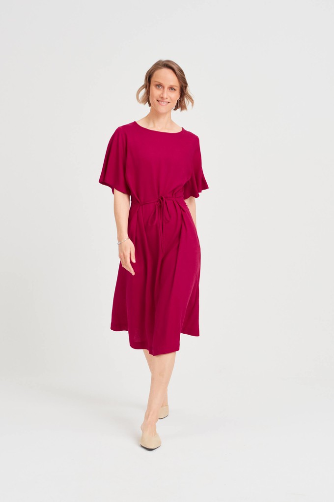 Nika | Lockeres Kleid mit Schmetterlingsärmeln und Gürtel in Schwarz from AYANI