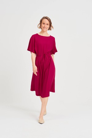 Nika | Lockeres Kleid mit Schmetterlingsärmeln und Gürtel in Schwarz from AYANI