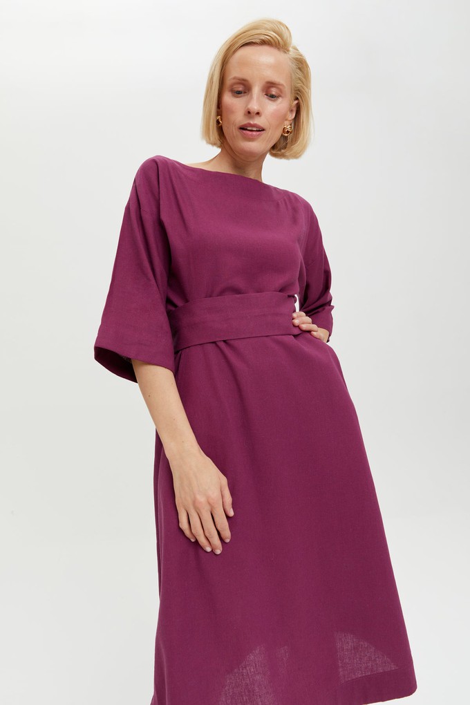 Mane | Elegantes Midikleid mit Kimono-Gürtel in Lila from AYANI