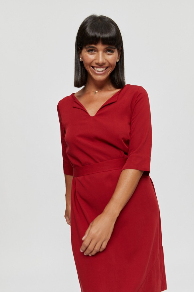 Catherine | Kleid mit optionalem Gürtel in Rot from AYANI