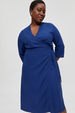 Sandra | Midi Wickelkleid in Blau from AYANI