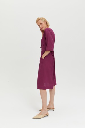 Mane | Elegantes Midikleid mit Kimono-Gürtel in Lila from AYANI