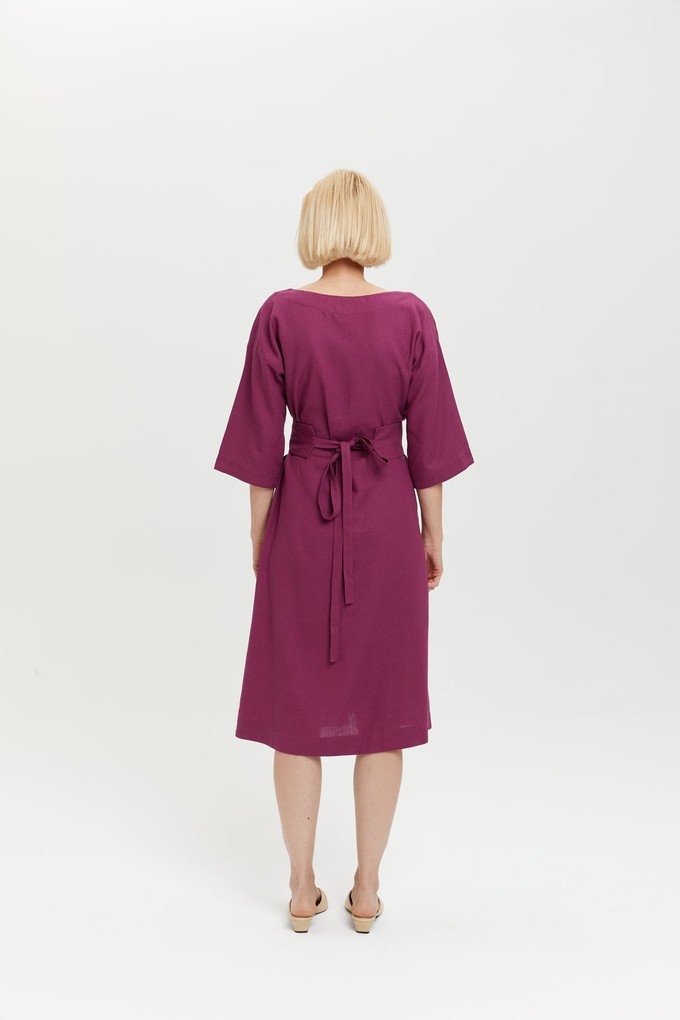 Mane | Elegantes Midikleid mit Kimono-Gürtel in Lila from AYANI
