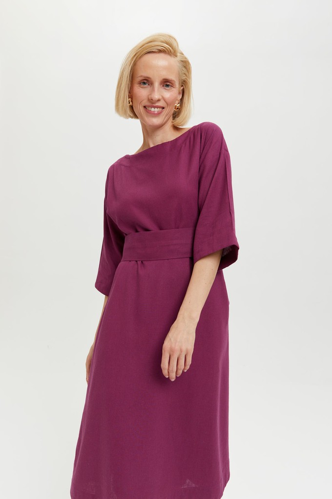 Mane | Elegantes Midikleid mit Kimono-Gürtel in Lila from AYANI
