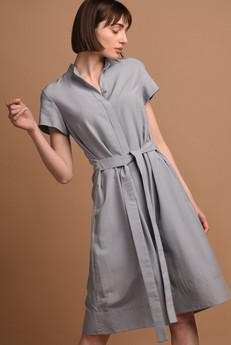 Melanie | Hemdkleid mit kurzen Ärmeln in Blau via AYANI