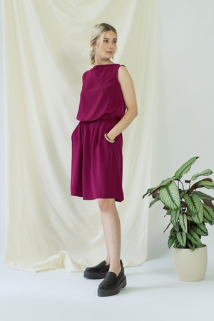 Bella | Ärmelloses drapiertes Kleid in Magenta from AYANI