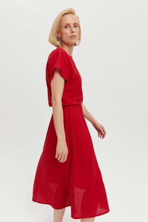 Nane | Leinenkleid mit kurzen Ärmeln in Rot from AYANI