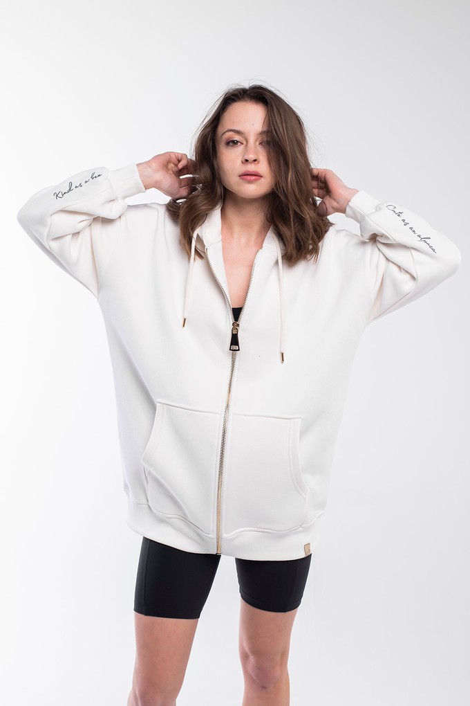 Oversize Zipped Hoodie from Bee & Alpaca