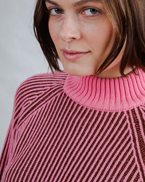 Bicolor Woll Cropped Sweater Pink from Brava Fabrics