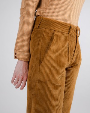 Cordhose mit Bundfalte Camel from Brava Fabrics
