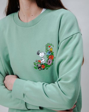 Peanuts Flowers Sweatshirt Light Green from Brava Fabrics