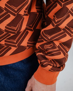 Choco Allover Sweatshirt Braun from Brava Fabrics