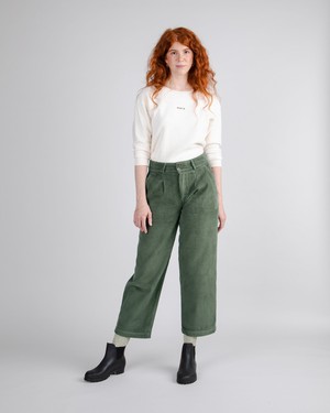 Cordhose mit Bundfalte Stone Green from Brava Fabrics