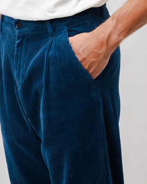 Cordhose mit Bundfalte Indigo from Brava Fabrics