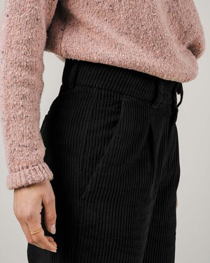 Cordhose mit Bundfalte Black from Brava Fabrics