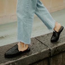 EMMA Mule Black via Cano