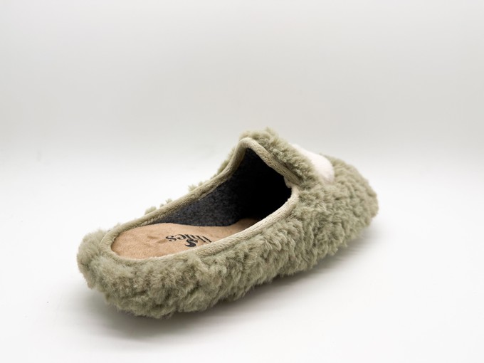 thies 1856 ® Rec Fluffy Heart Slipper vegan emerald from COILEX