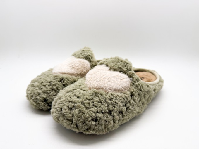 thies 1856 ® Rec Fluffy Heart Slipper vegan emerald from COILEX