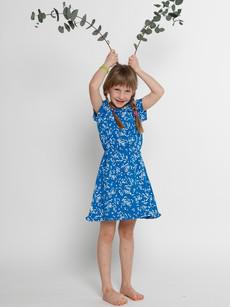 Eukalyptus Kleid Emy - hellblau mit Rosen via CORA happywear