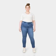 SUN UP Skinny Powerstretch - Curvy - Medium Blue via DAWN Denim