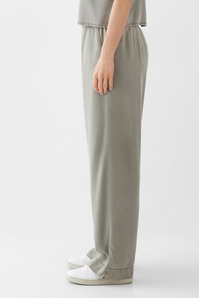 RAY Easy On Tencel - Pants - Rock Olive from DAWN Denim RAY Easy On Tencel - Pants - Rock Olive from DAWN Denim