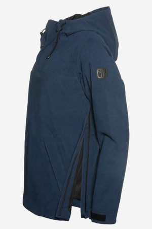 Schlupfine from Elkline