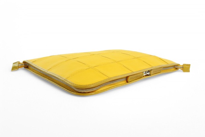 Folio Laptop Case | Leather & Fire-hose from Elvis & Kresse