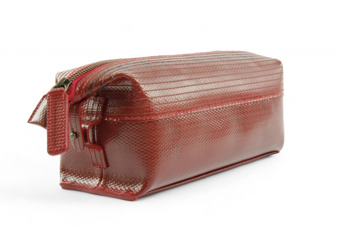 Medium Washbag | Fire-hose from Elvis & Kresse