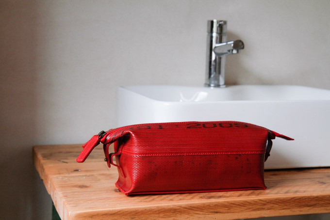 Medium Washbag | Fire-hose from Elvis & Kresse